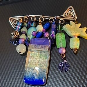 Hand-made multi-bead pin